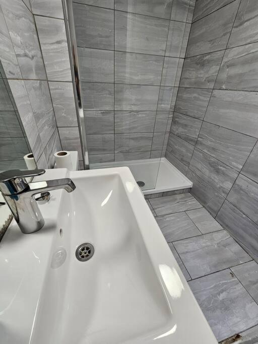 Peaceful And Elegant Apartment London Luaran gambar